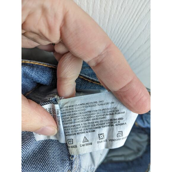 Gloria Vanderbilt Women's Blue Mid Rise Button Closer Straight Leg Jeans Size 2 - Picture 5 of 5